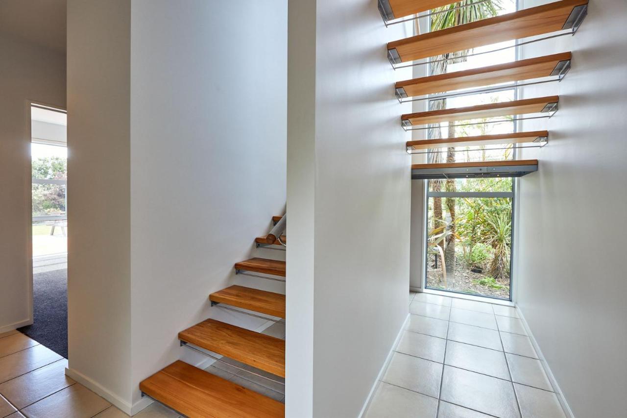 Bellbird Scenic Retreat - Views Of Alps And Ocean Villa Кайкура Екстериор снимка